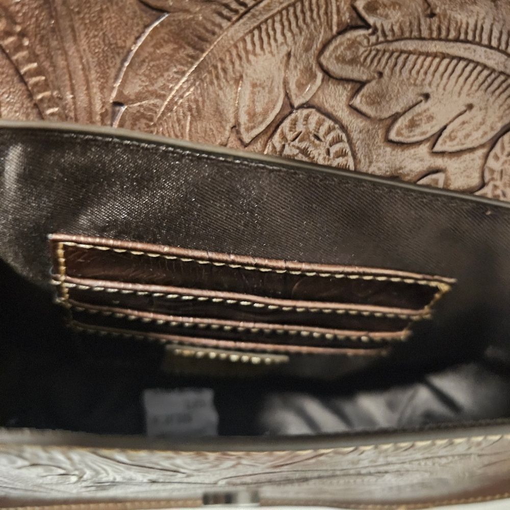 NWT Tony Lama Bronzed Floral Tooled Crossbody Saddle Bag - Brown RETIRED - Picture 4 of 7